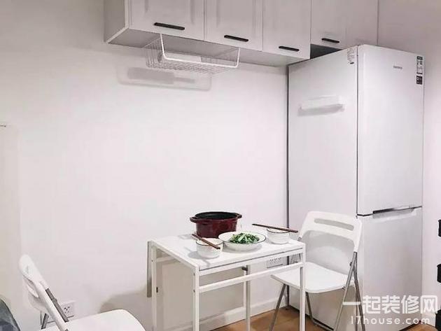 32平的小户型迷你公寓，餐厨都有，储物也很充足