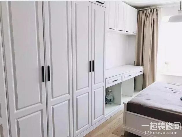 32平的小户型迷你公寓，餐厨都有，储物也很充足