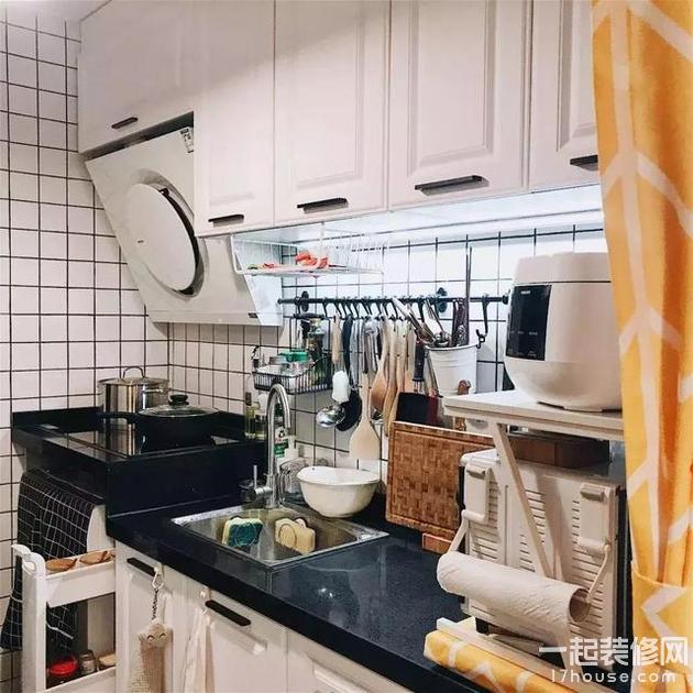 32平的小户型迷你公寓，餐厨都有，储物也很充足